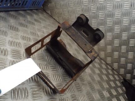 Suzuki GT750L GT750 L Kettle 1974 Battery Box Holder Tray Bracket